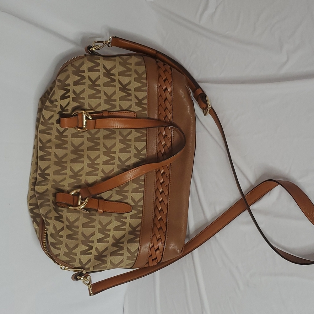 Michael Kors bag - Picture 1 of 2